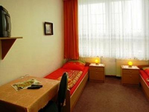Отель Gaststätte & Pension Am Tanger  Пренцлау
